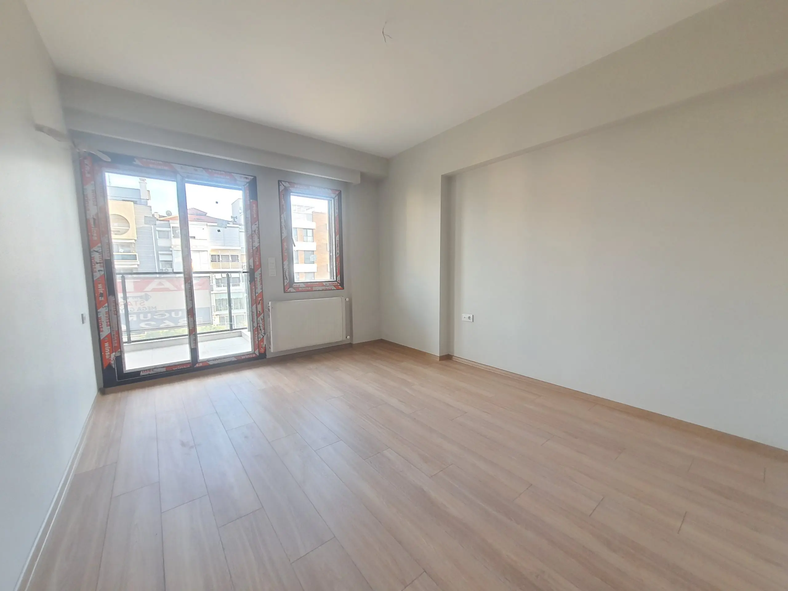 Uğur Ayaz - İzmir Mavişehir Gayrimenkul Danışmanı 20231220 160253 scaled 1