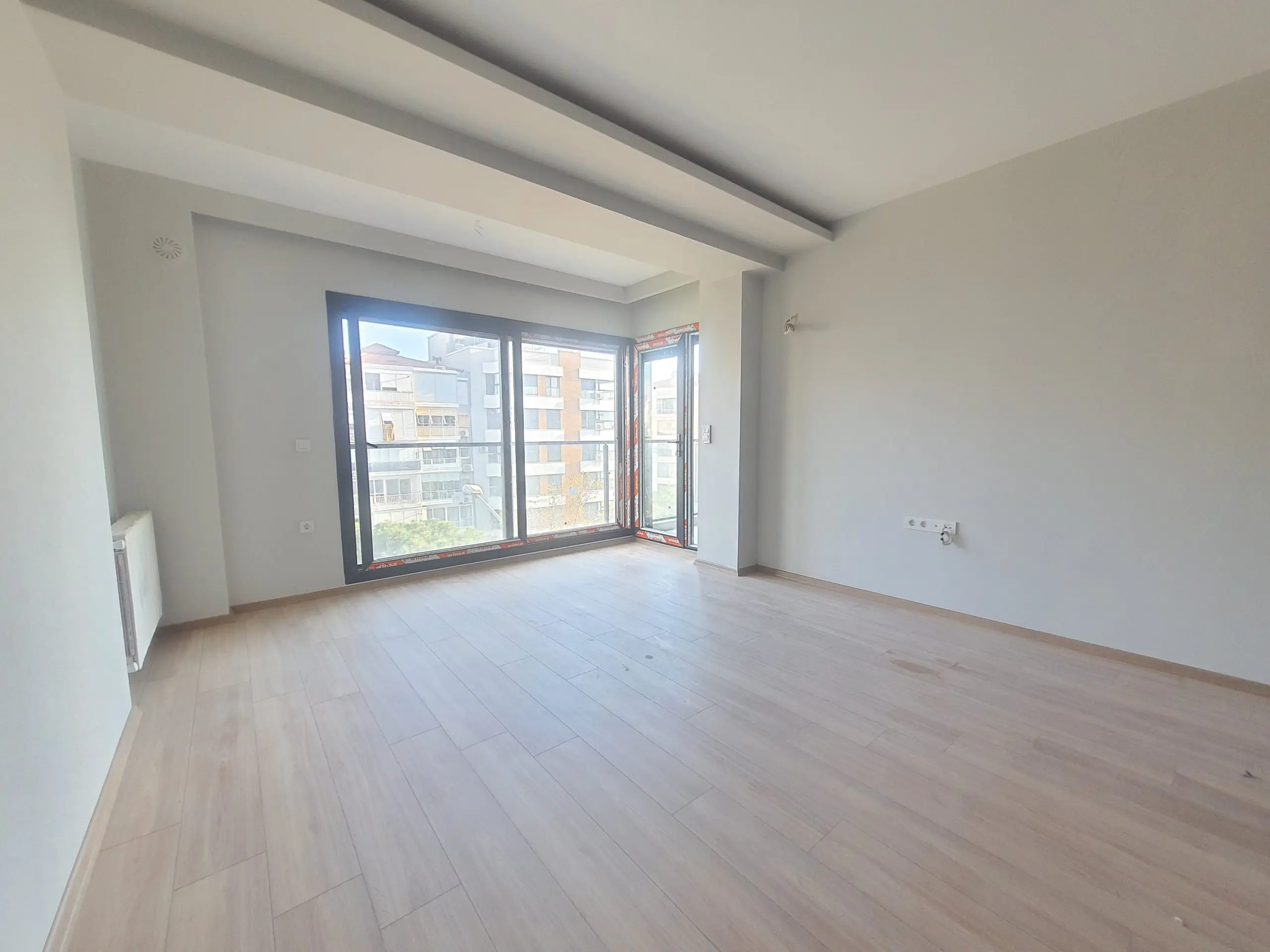Uğur Ayaz - İzmir Mavişehir Gayrimenkul Danışmanı 20231220 160427 scaled 1