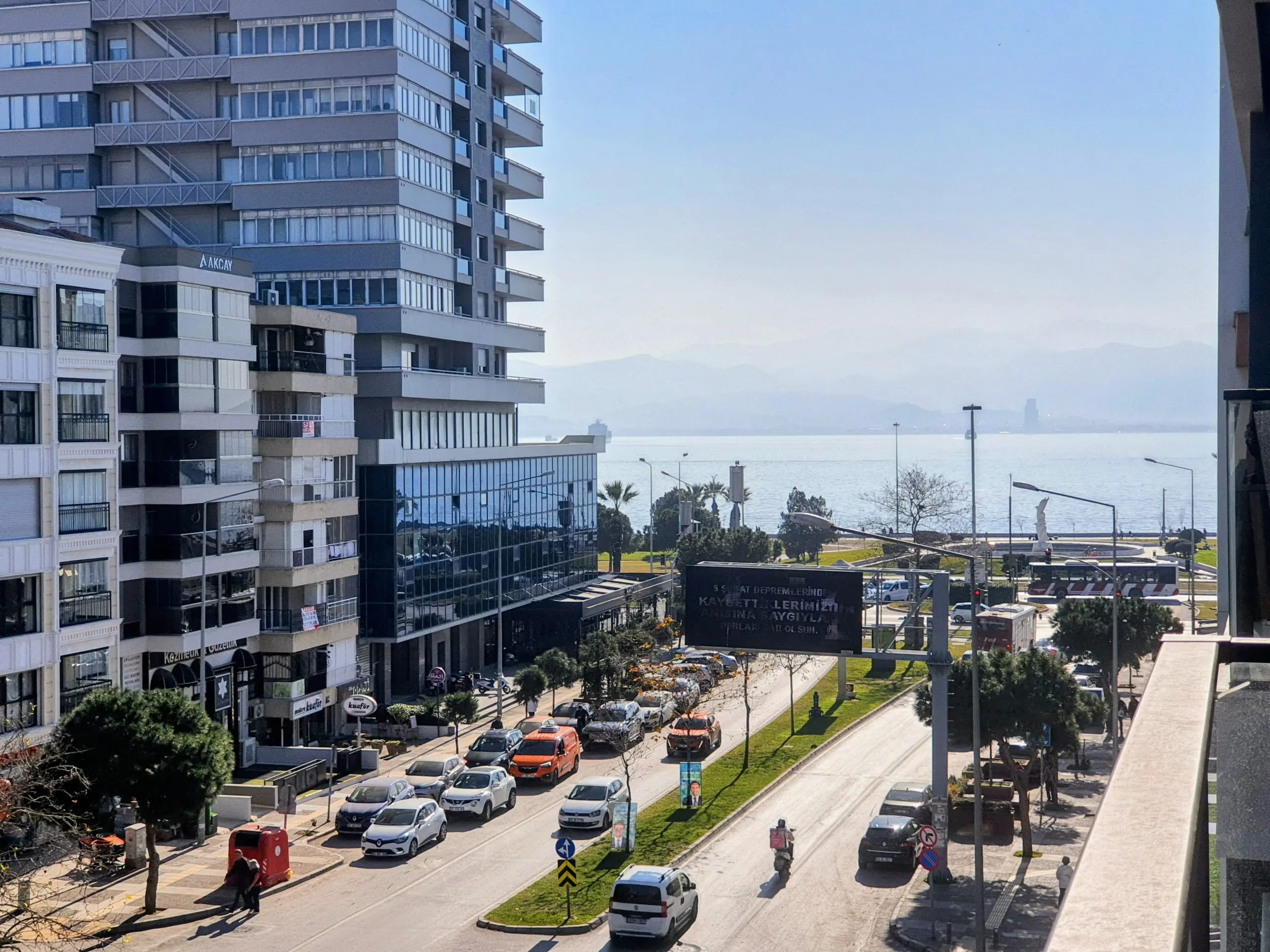 Uğur Ayaz - İzmir Mavişehir Gayrimenkul Danışmanı 20240206 1513212 scaled 1