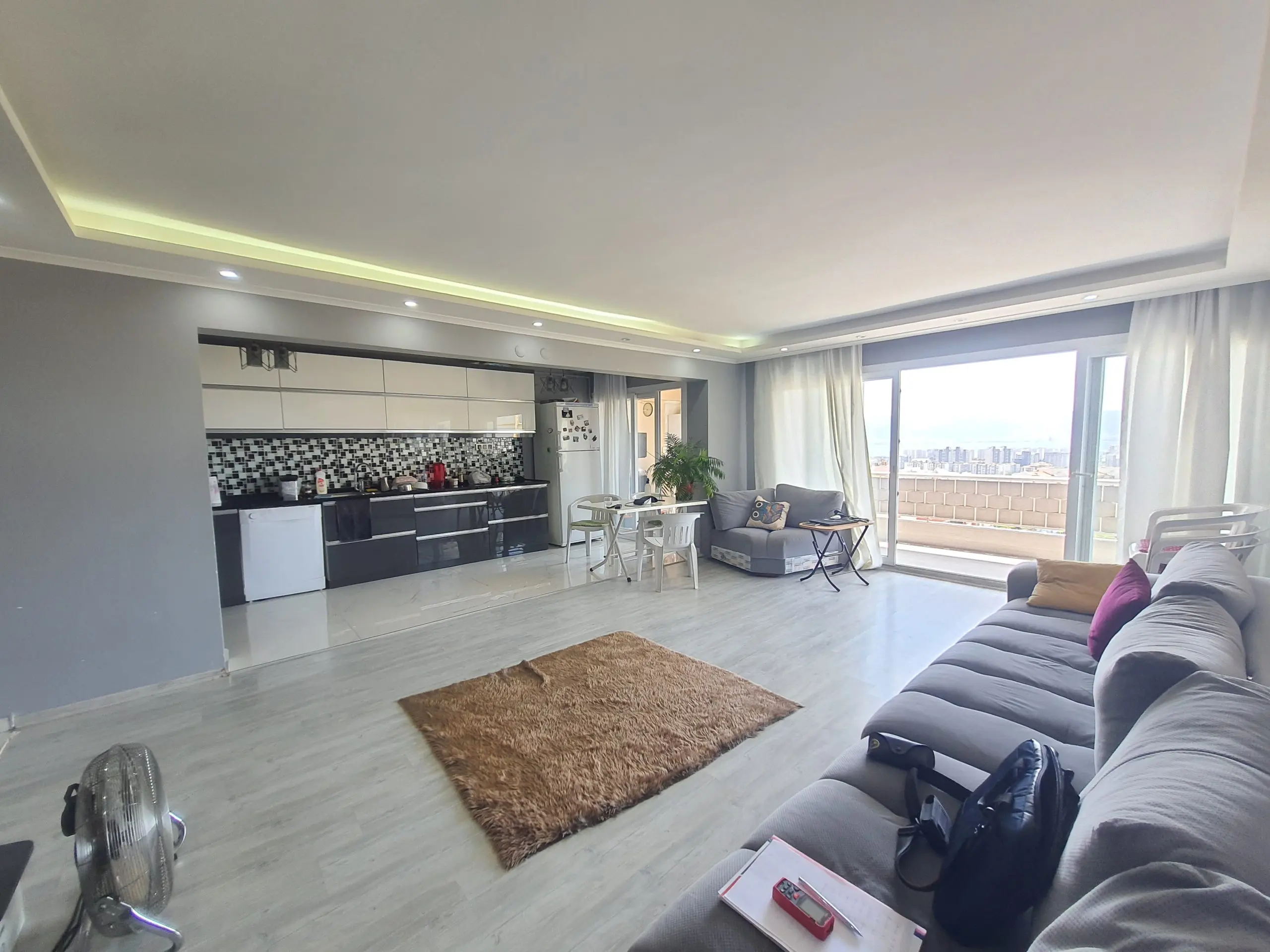 Uğur Ayaz - İzmir Mavişehir Gayrimenkul Danışmanı 20250616 132453 scaled 1