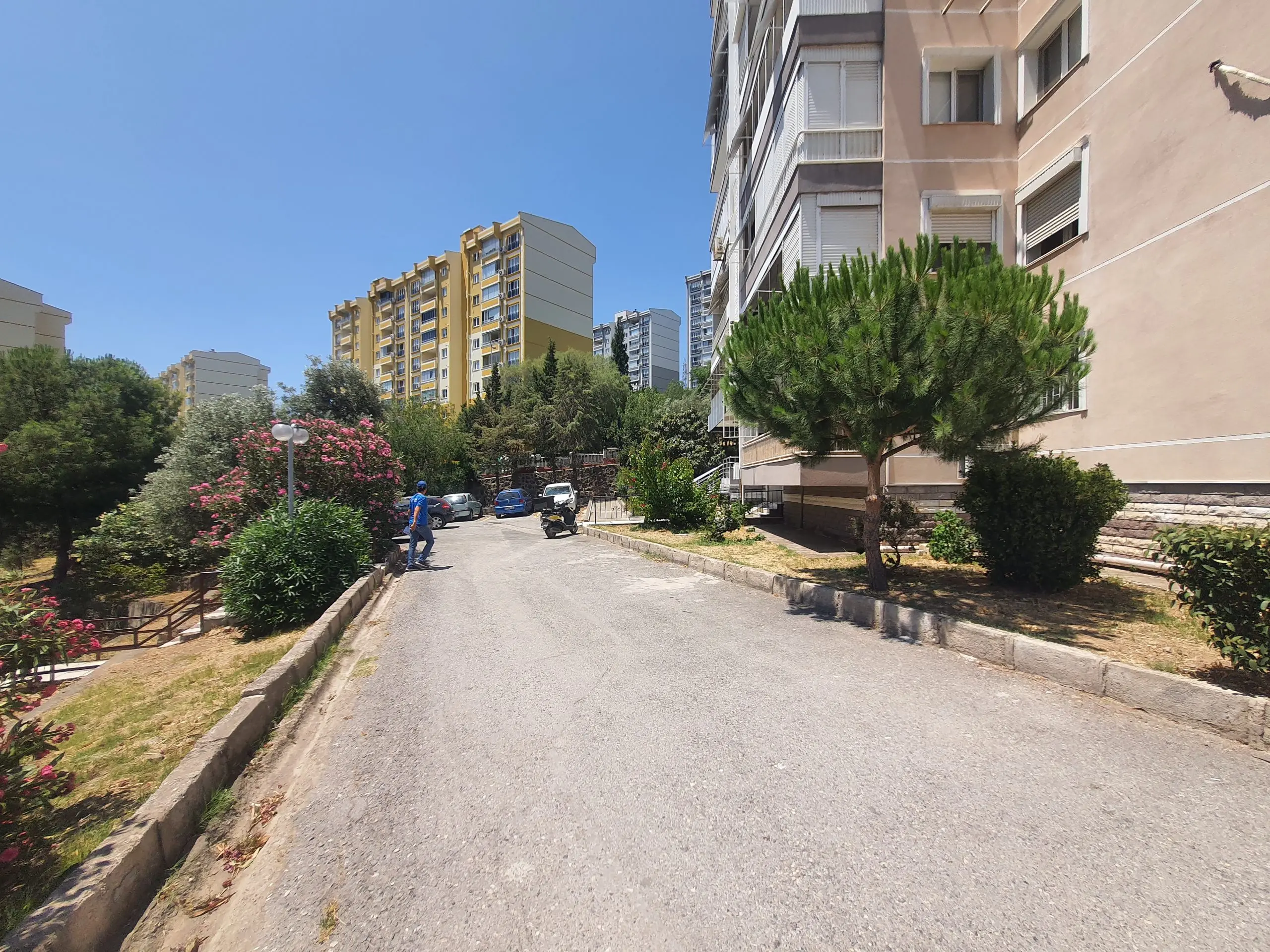 Uğur Ayaz - İzmir Mavişehir Gayrimenkul Danışmanı 20250616 134657 scaled 1