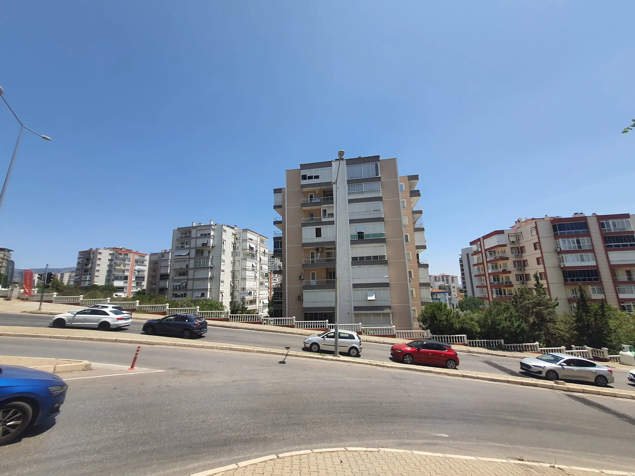 Uğur Ayaz - İzmir Mavişehir Gayrimenkul Danışmanı 20250616 134913 scaled 1