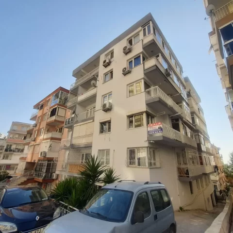 Uğur Ayaz - İzmir Mavişehir Gayrimenkul Danışmanı