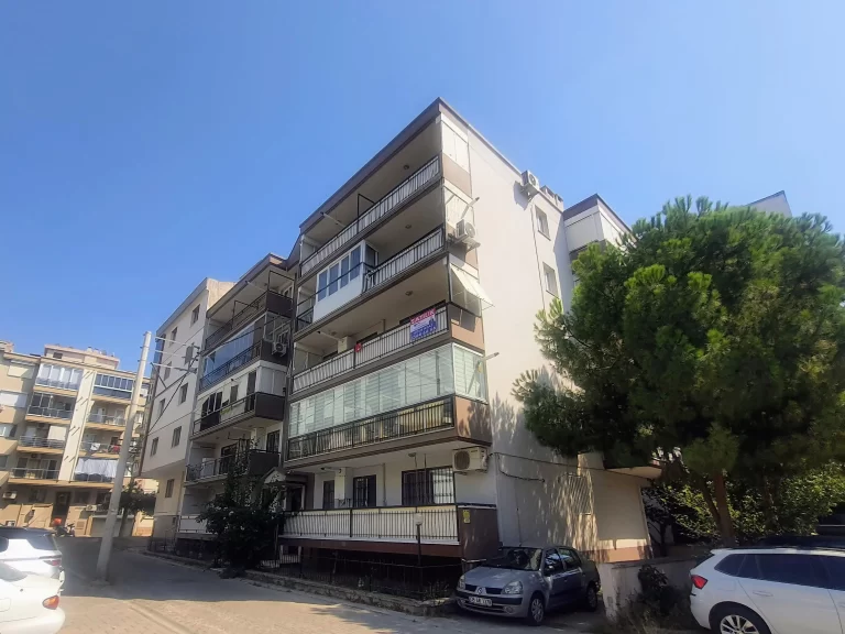 Uğur Ayaz - İzmir Mavişehir Gayrimenkul Danışmanı