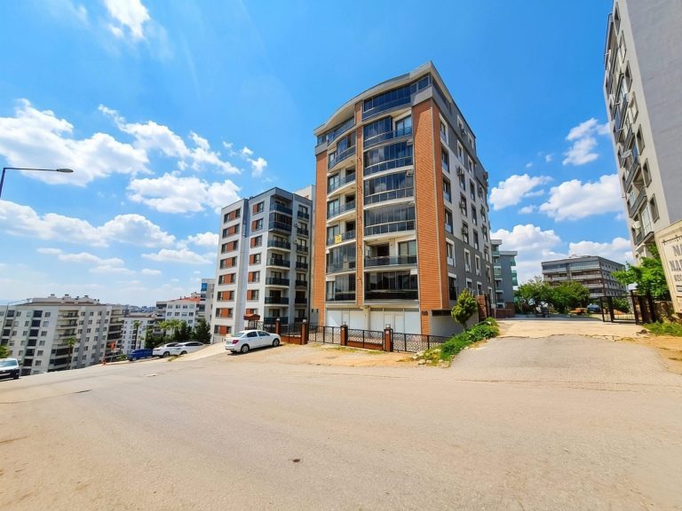 Uğur Ayaz - İzmir Mavişehir Gayrimenkul Danışmanı