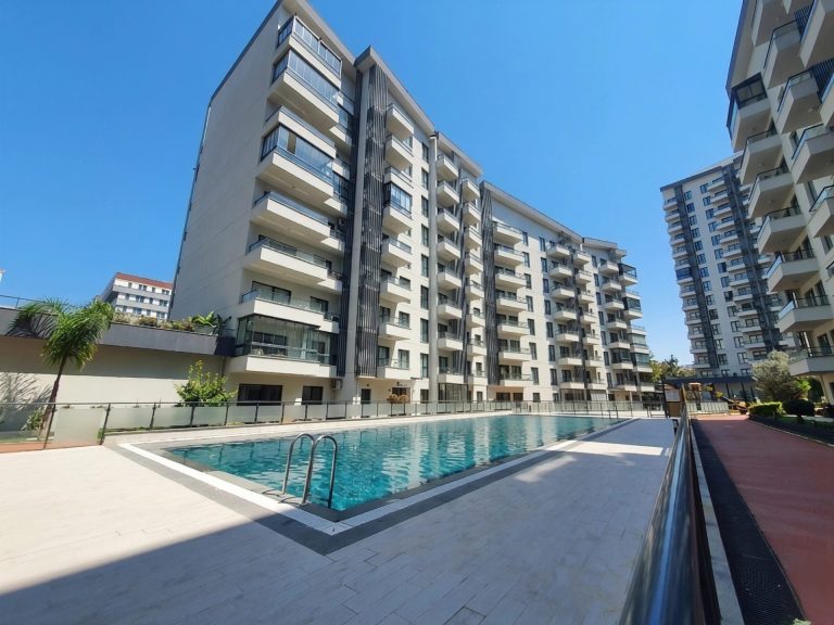 Uğur Ayaz - İzmir Mavişehir Gayrimenkul Danışmanı