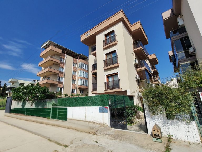 Uğur Ayaz - İzmir Mavişehir Gayrimenkul Danışmanı